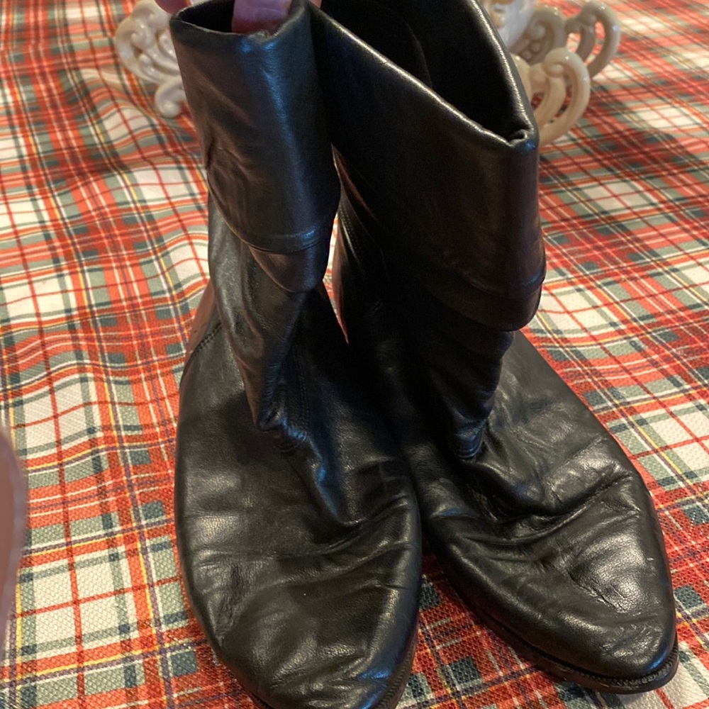 White mountain black LEATHER boots